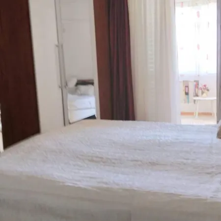 Apartment Downtown With Private Parking *