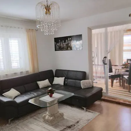 Apartment Downtown With Private Parking *